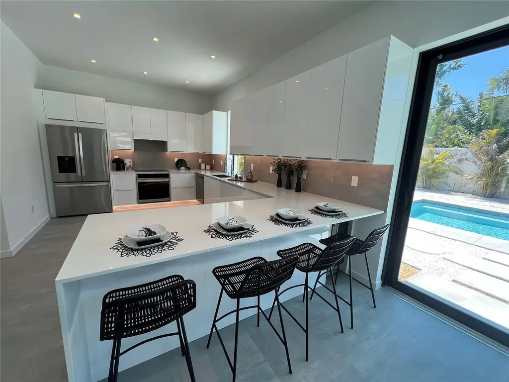 2306 Valencia Drive Sarasota FL 34239