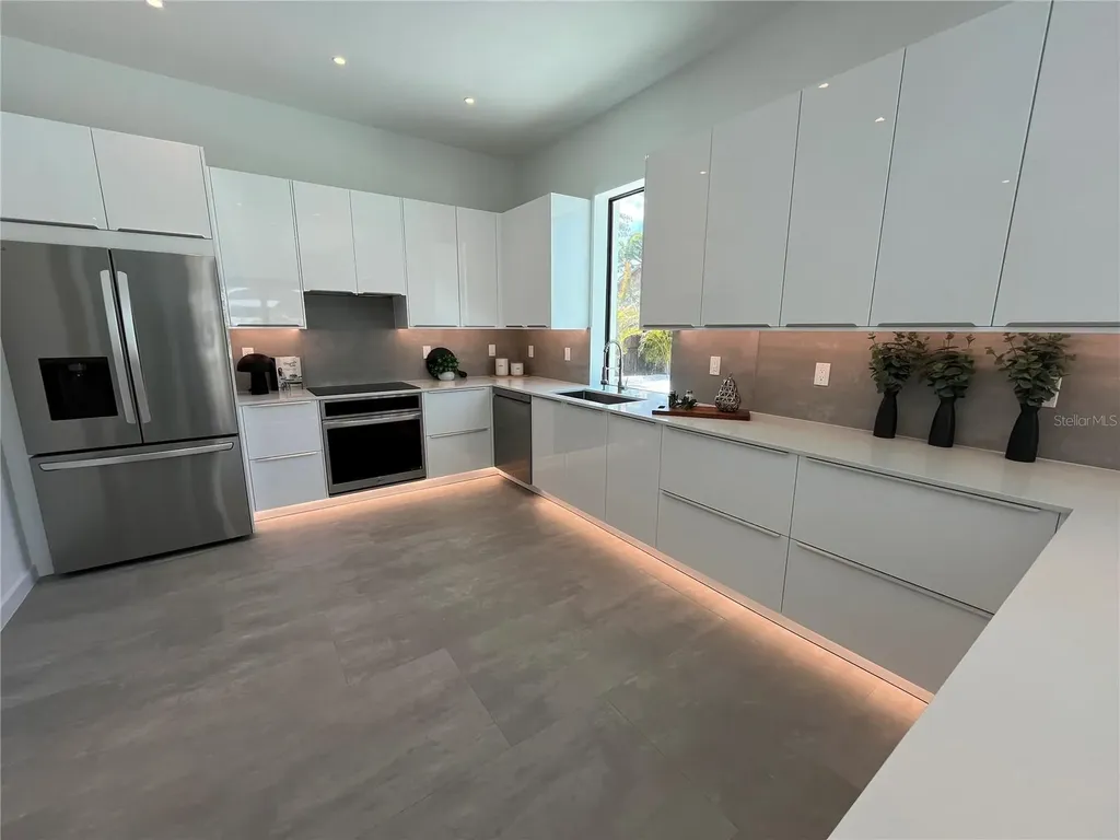 2306 Valencia Drive Sarasota FL 34239