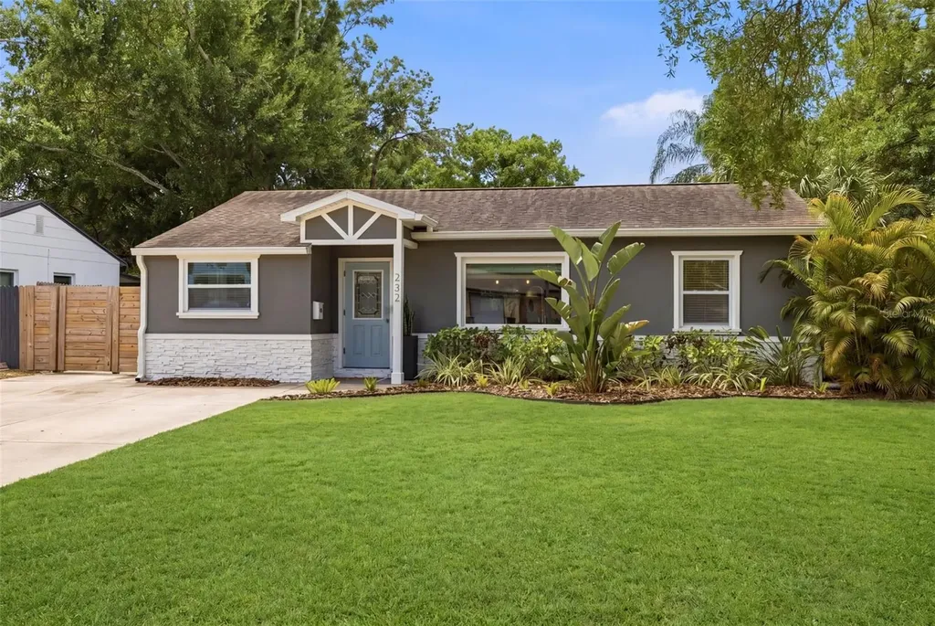 232 42nd Avenue NE St Petersburg FL 33703
