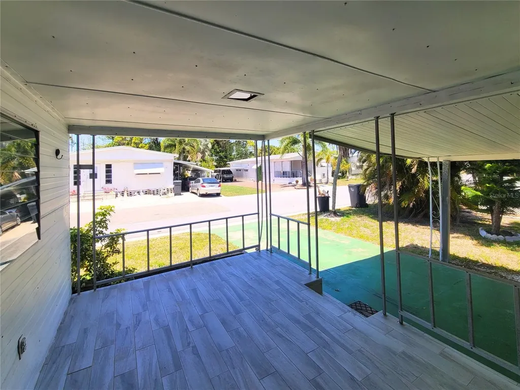 522 49th Avenue W Bradenton FL 34207