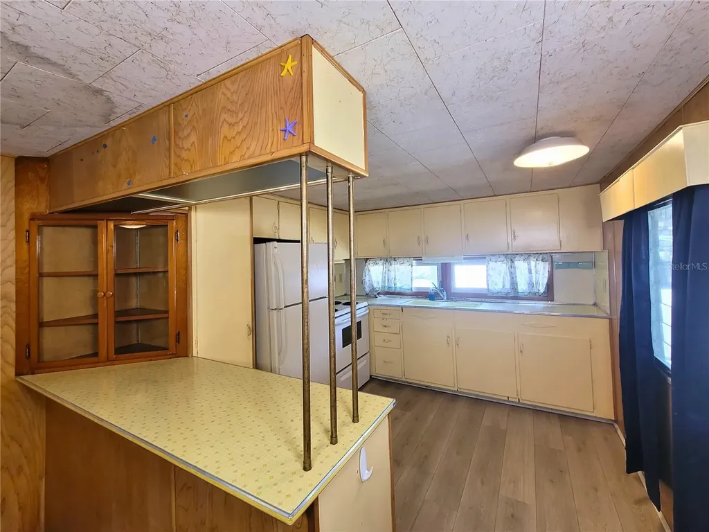 522 49th Avenue W Bradenton FL 34207