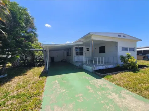 522 49th Avenue W Bradenton FL 34207