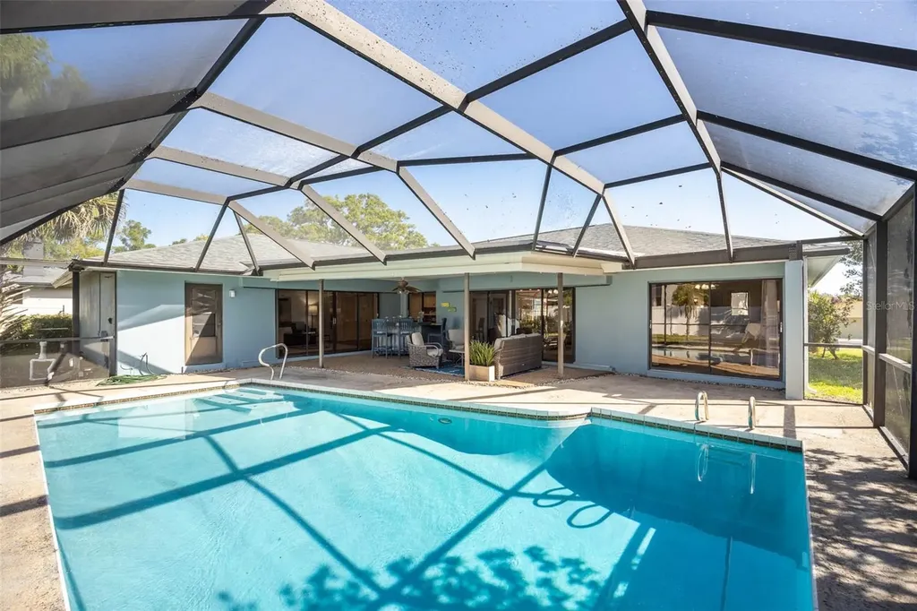 2952 Hadleigh Court Clearwater FL 33761
