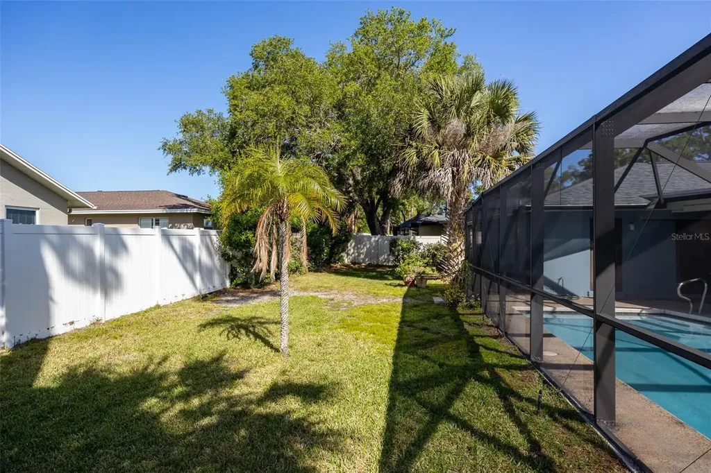 2952 Hadleigh Court Clearwater FL 33761