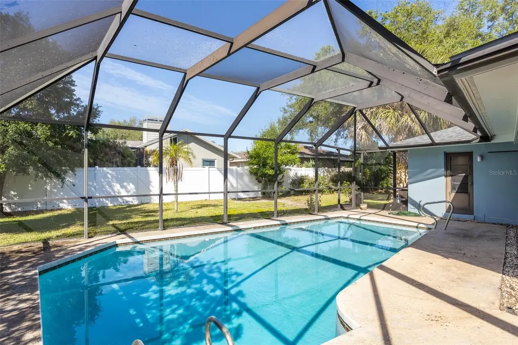 2952 Hadleigh Court Clearwater FL 33761