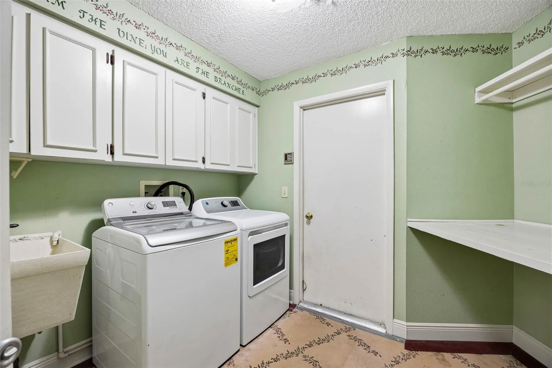2952 Hadleigh Court Clearwater FL 33761