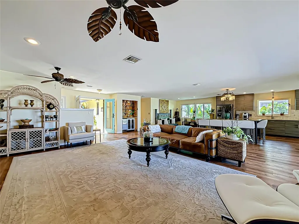 2162 W Vina Del Mar Boulevard St Pete Beach FL 33706