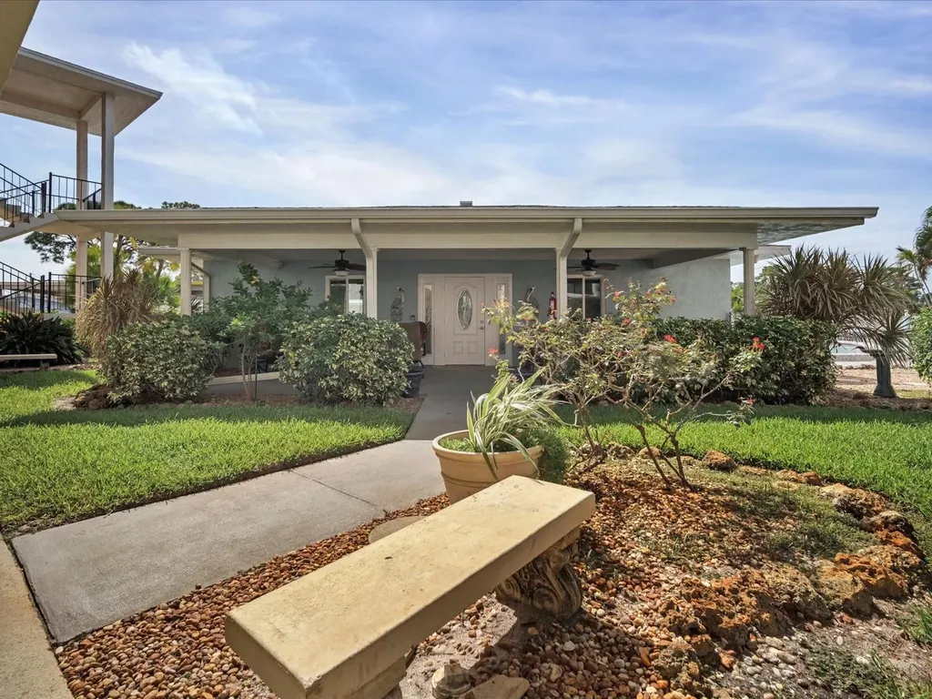 708 Tamiami Trail S Venice FL 34285
