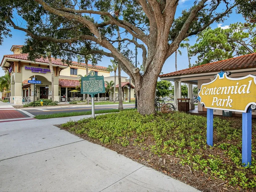 708 Tamiami Trail S Venice FL 34285
