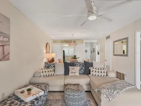 708 Tamiami Trail S Venice FL 34285