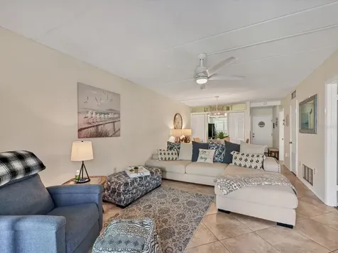 708 Tamiami Trail S Venice FL 34285