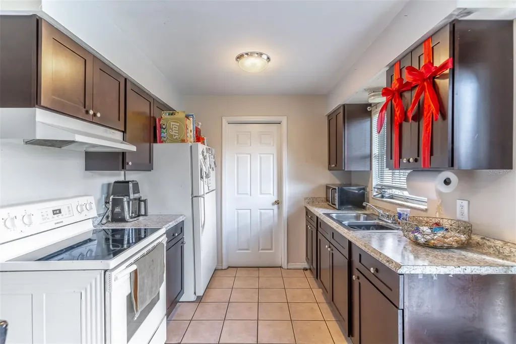 2433 Chase Avenue Sanford FL 32771
