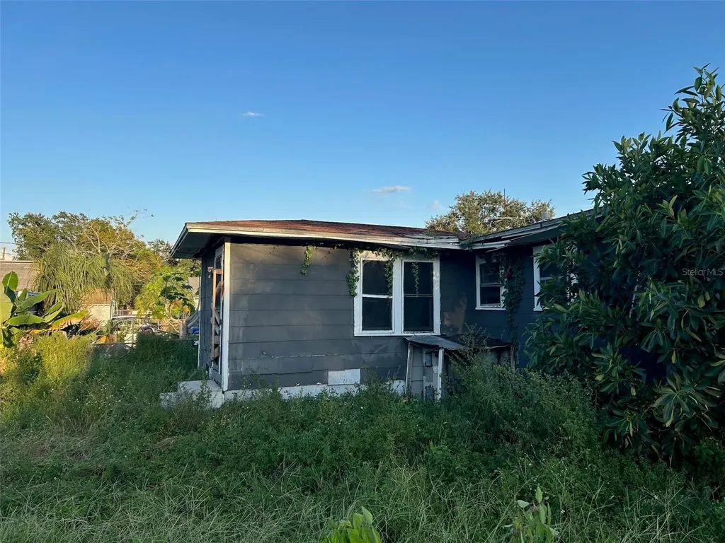 877 22nd Avenue S St Petersburg FL 33705