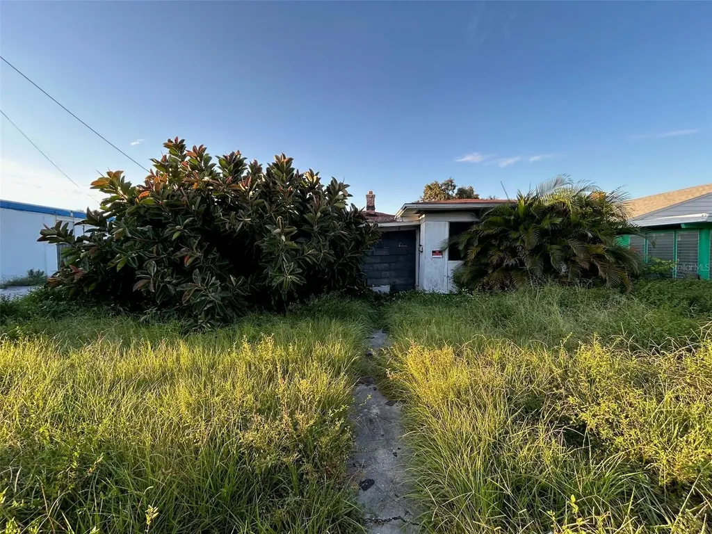 877 22nd Avenue S St Petersburg FL 33705