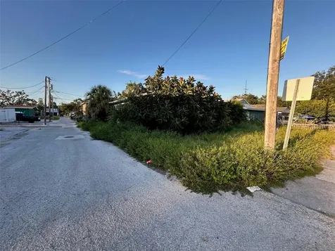 877 22nd Avenue S St Petersburg FL 33705