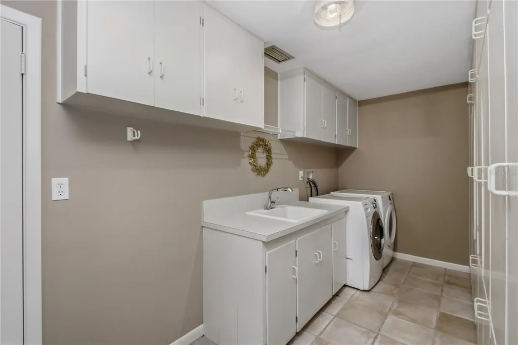 2019 Siesta Lane Orlando FL 32804