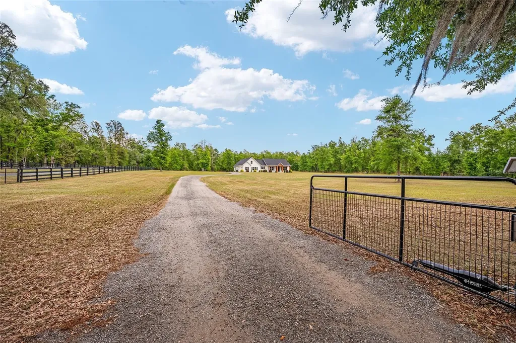 11833 NW 234th Street Alachua FL 32615