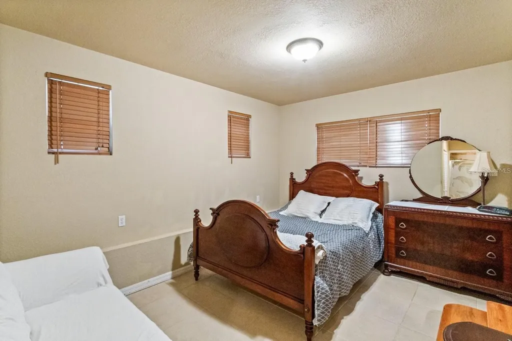 5 S Orion Avenue Clearwater FL 33765