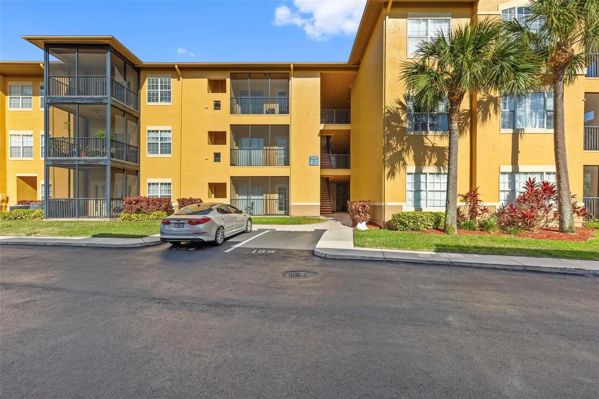 4323 Bayside Village Drive Tampa FL 33615
