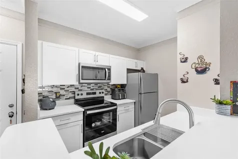 4323 Bayside Village Drive Tampa FL 33615