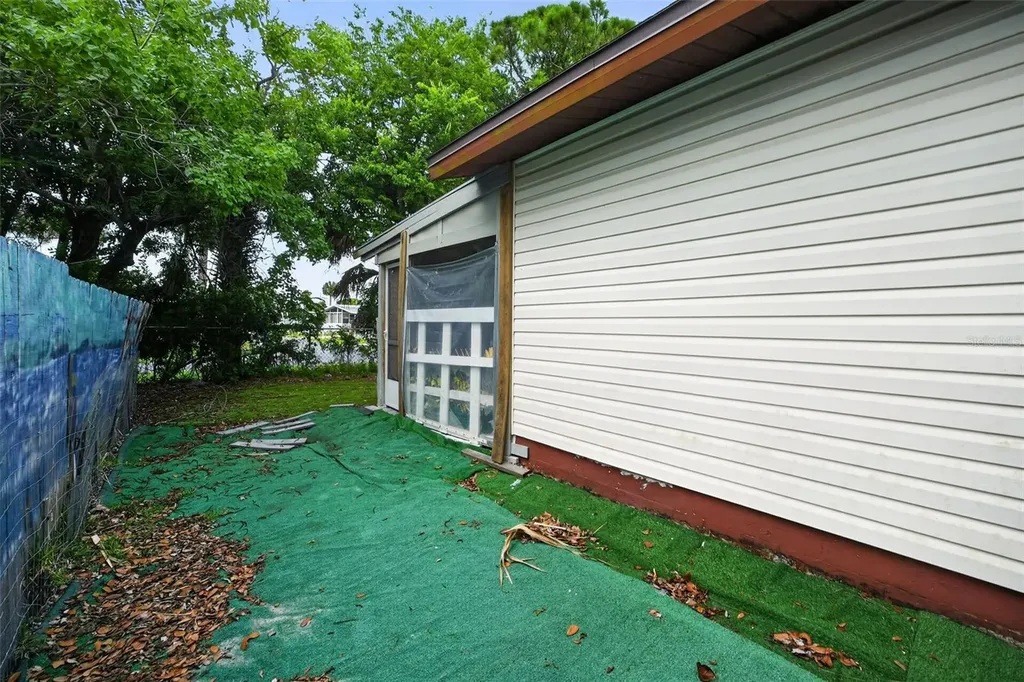 1660 E Shangri La Drive Daytona Beach FL 32119