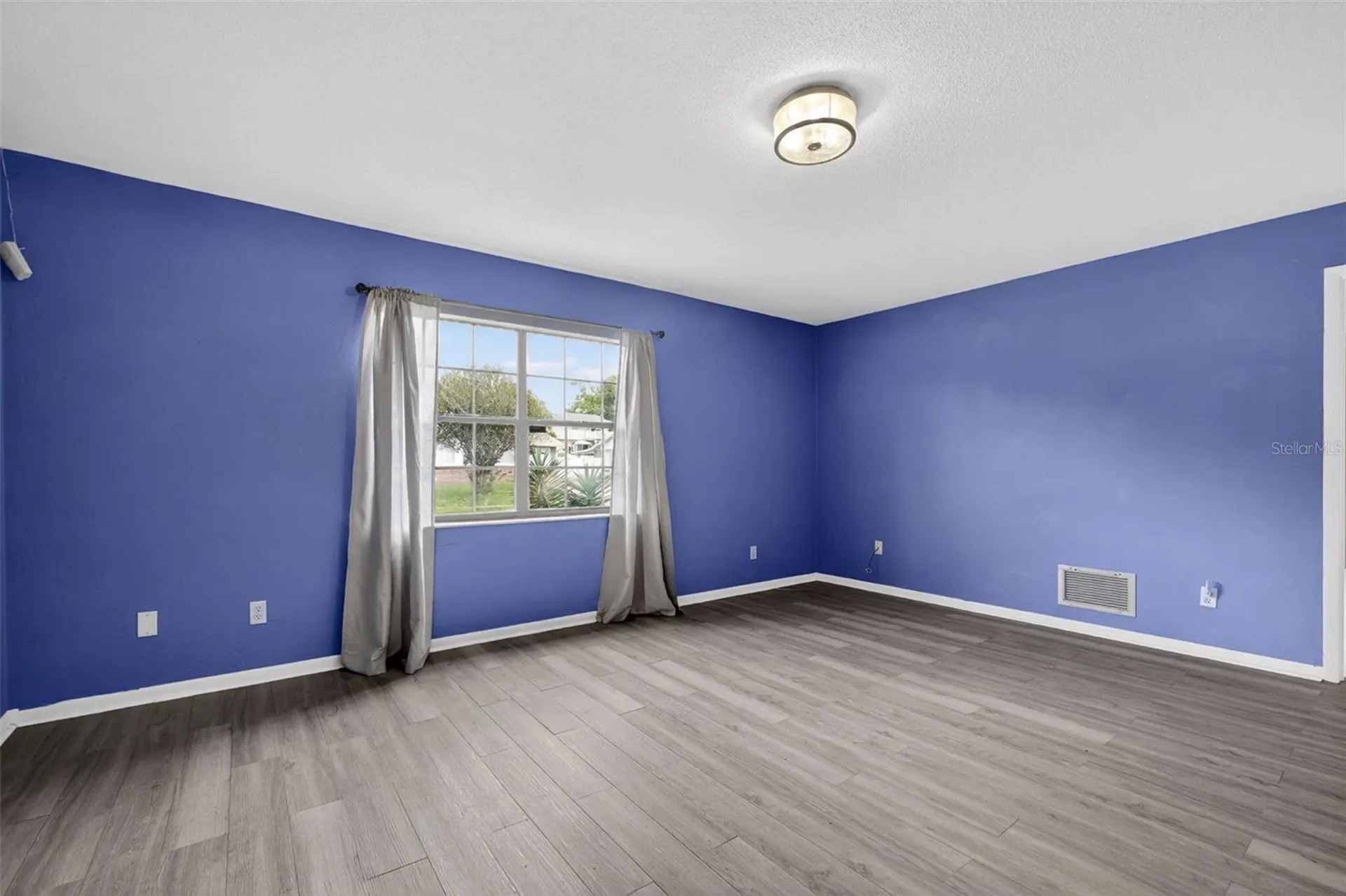 1660 E Shangri La Drive Daytona Beach FL 32119