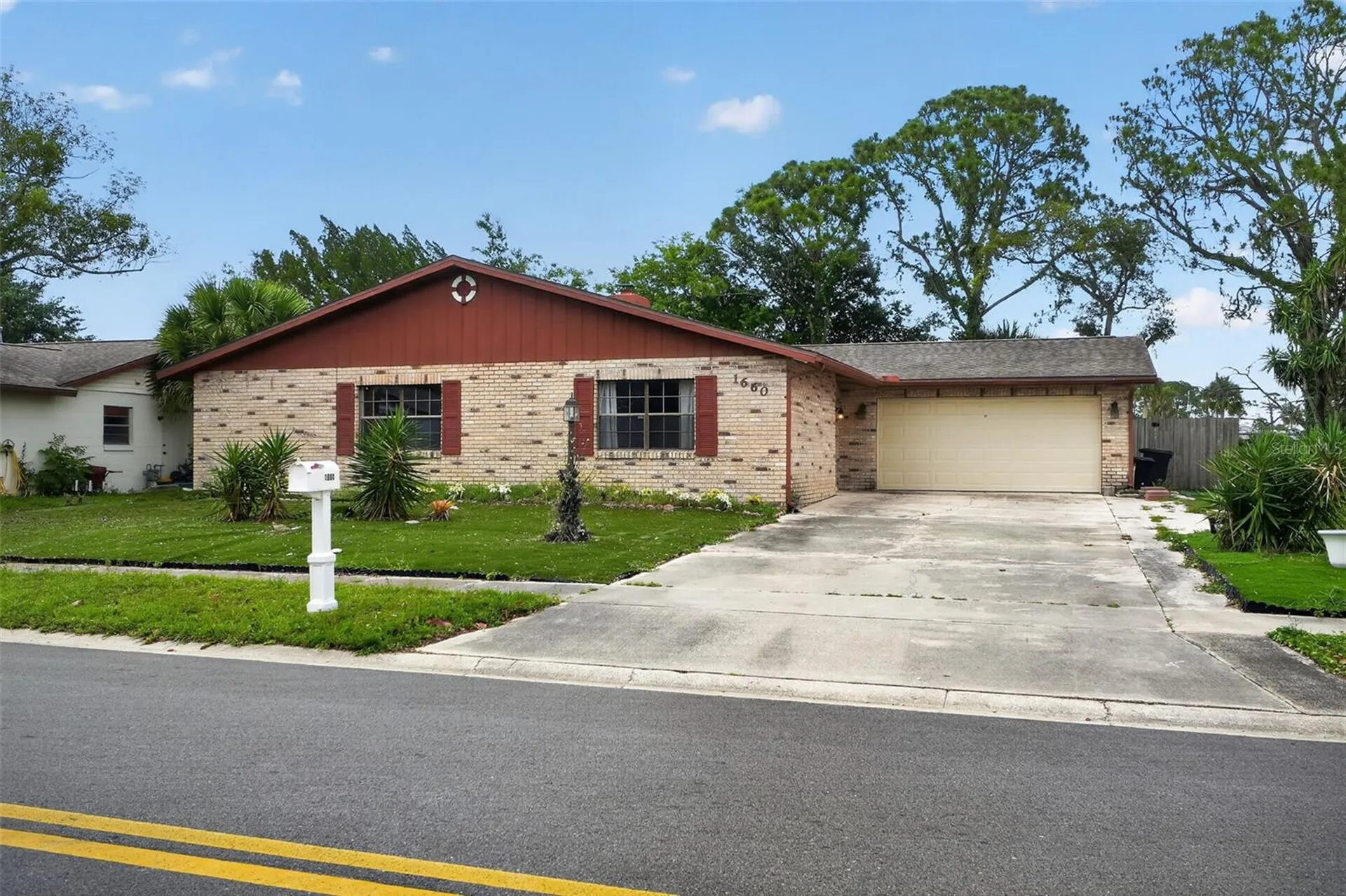 1660 E Shangri La Drive Daytona Beach FL 32119