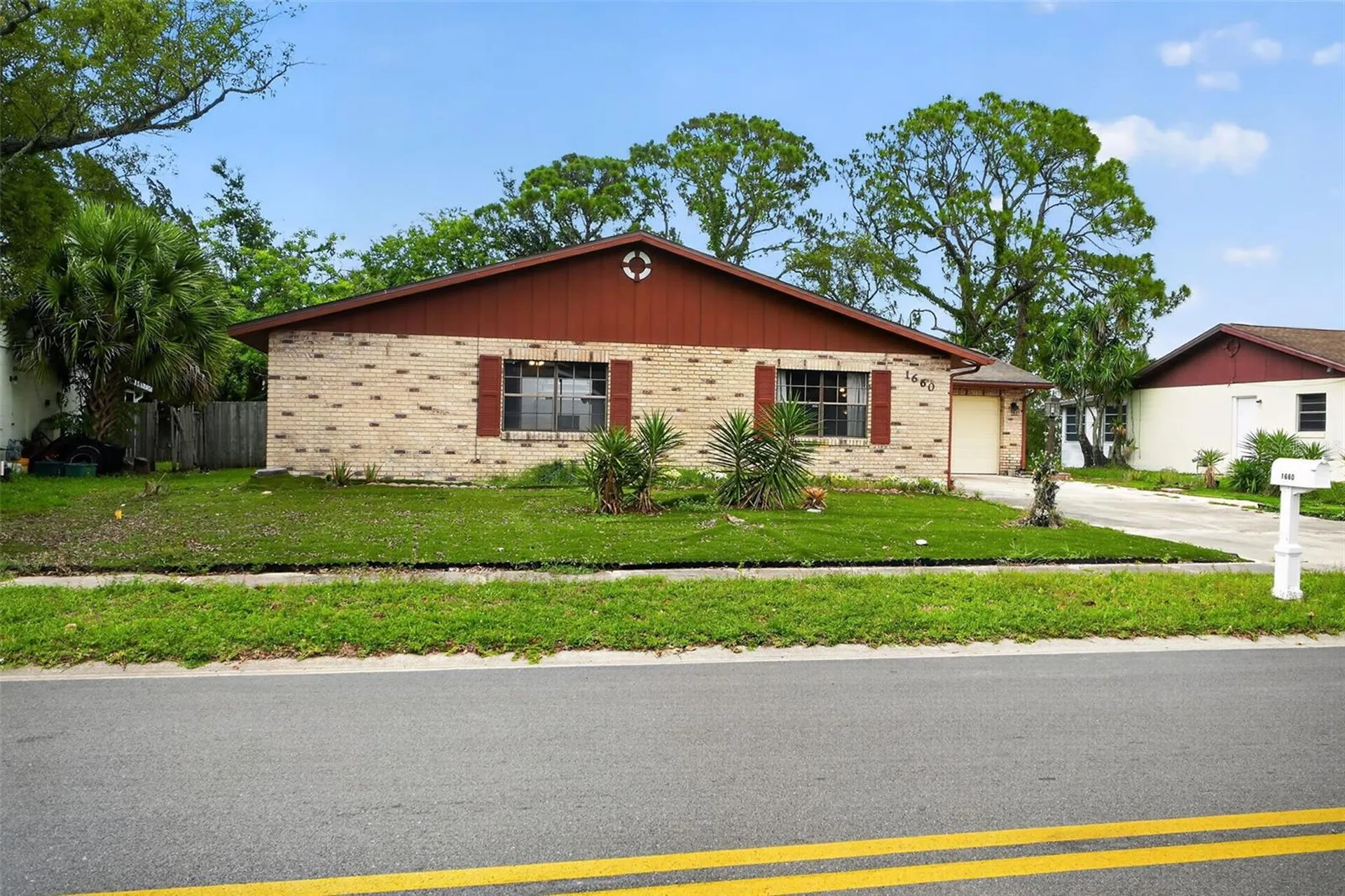 1660 E Shangri La Drive Daytona Beach FL 32119