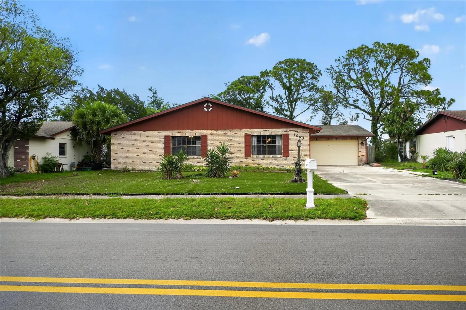 1660 E Shangri La Drive Daytona Beach FL 32119