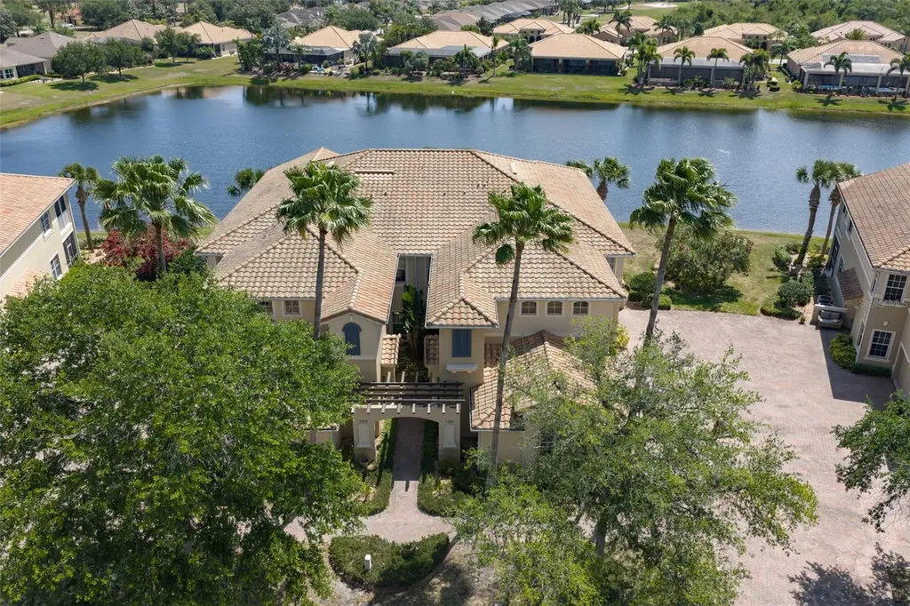 1330 Emerald Dunes Drive Sun City Center FL 33573