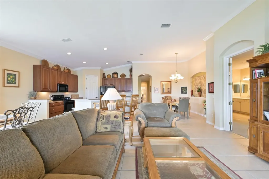 1330 Emerald Dunes Drive Sun City Center FL 33573