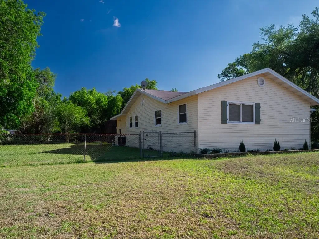403 E Carolina Avenue Plant City FL 33563