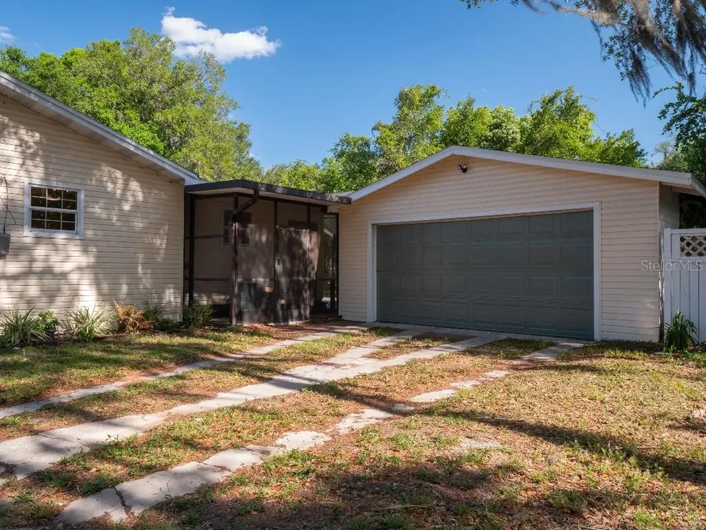 403 E Carolina Avenue Plant City FL 33563