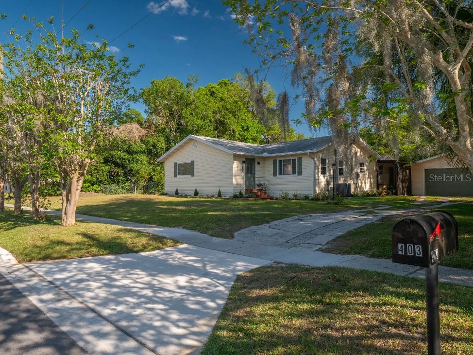 403 E Carolina Avenue Plant City FL 33563
