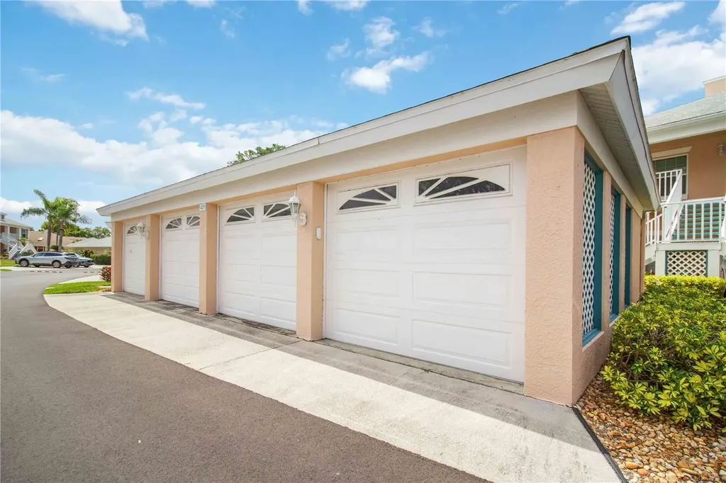 4211 Caddie Drive E Bradenton FL 34203