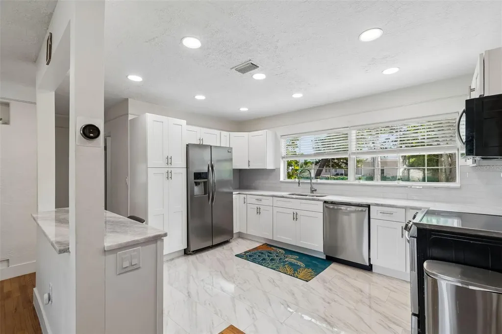 4526 Yardley Avenue N St Petersburg FL 33713