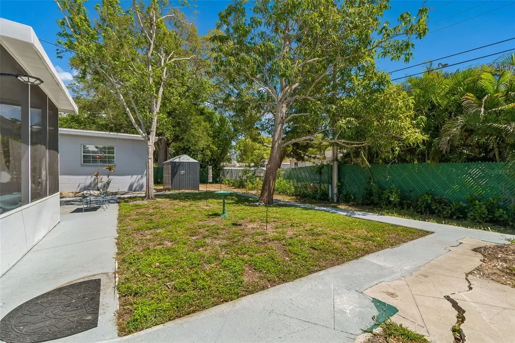 4526 Yardley Avenue N St Petersburg FL 33713