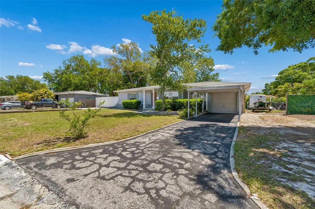 4526 Yardley Avenue N St Petersburg FL 33713