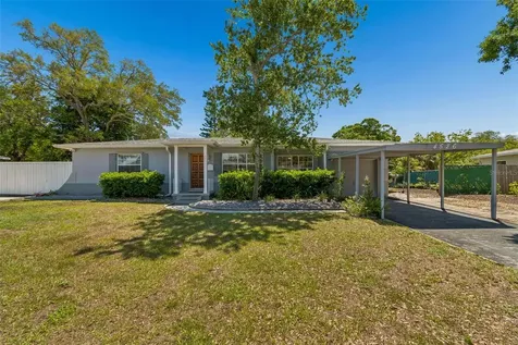 4526 Yardley Avenue N St Petersburg FL 33713