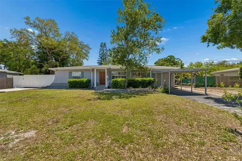 4526 Yardley Avenue N St Petersburg FL 33713