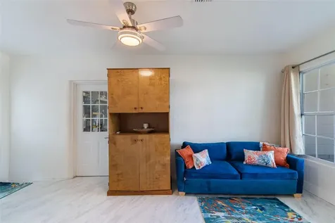 4526 Yardley Avenue N St Petersburg FL 33713