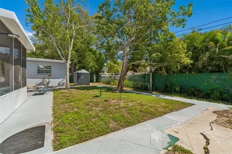 4526 Yardley Avenue N St Petersburg FL 33713