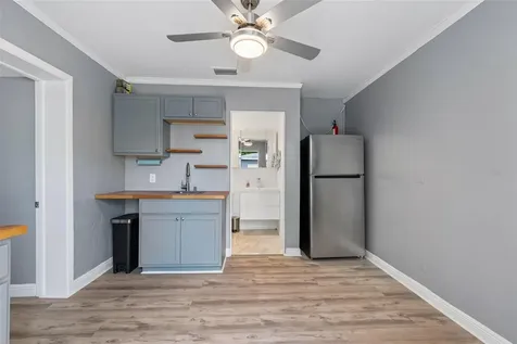 4526 Yardley Avenue N St Petersburg FL 33713