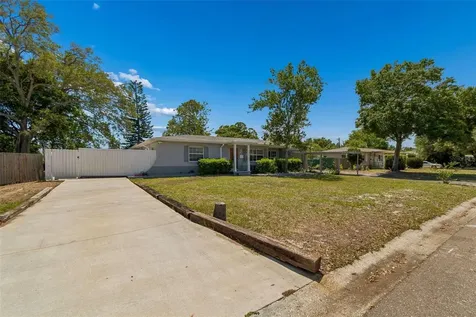 4526 Yardley Avenue N St Petersburg FL 33713