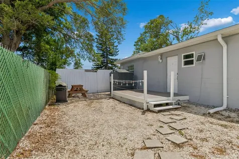 4526 Yardley Avenue N St Petersburg FL 33713