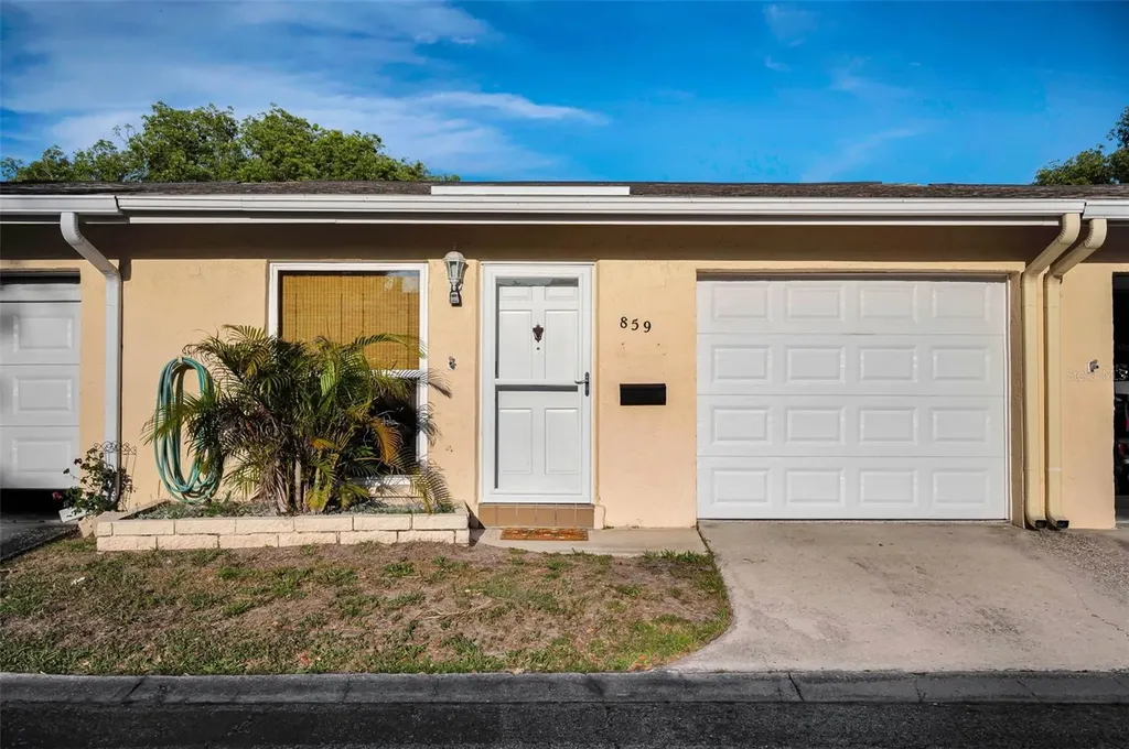 859 Oxford Court Dunedin FL 34698