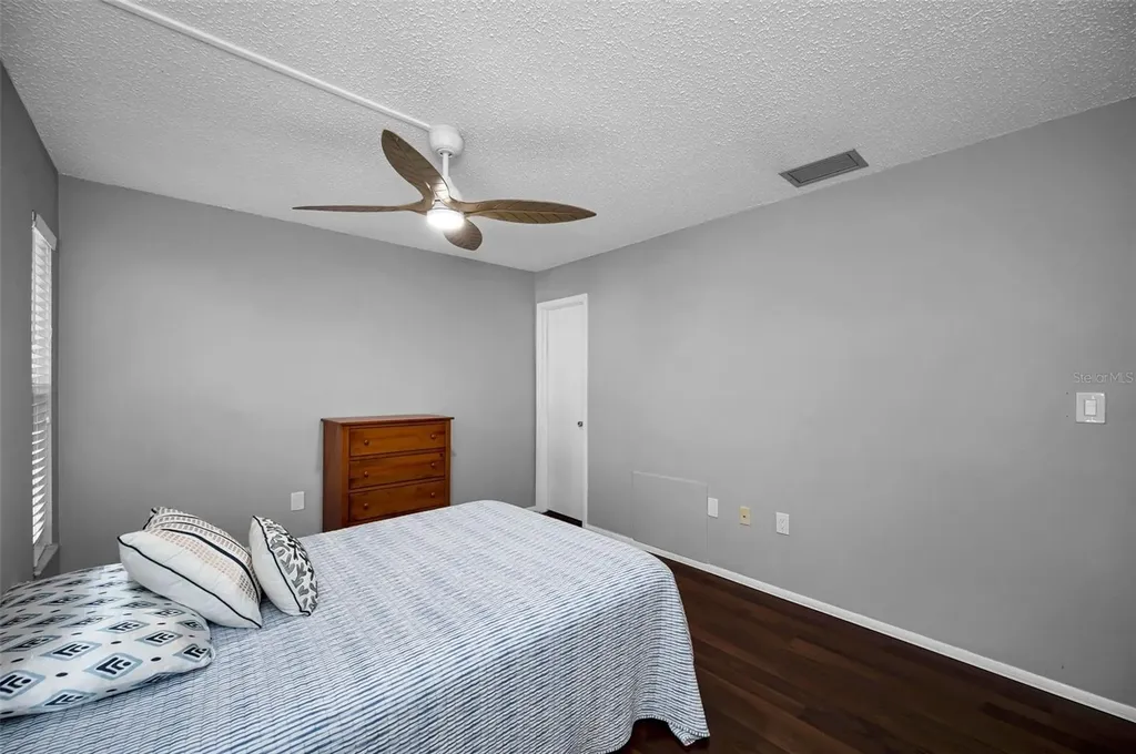 859 Oxford Court Dunedin FL 34698