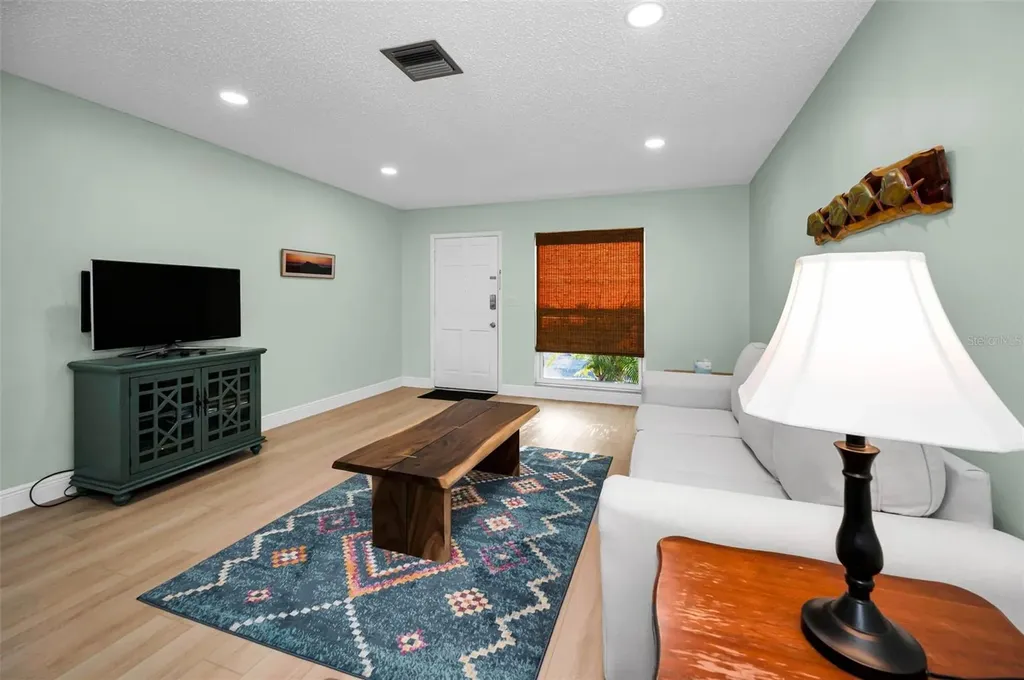 859 Oxford Court Dunedin FL 34698