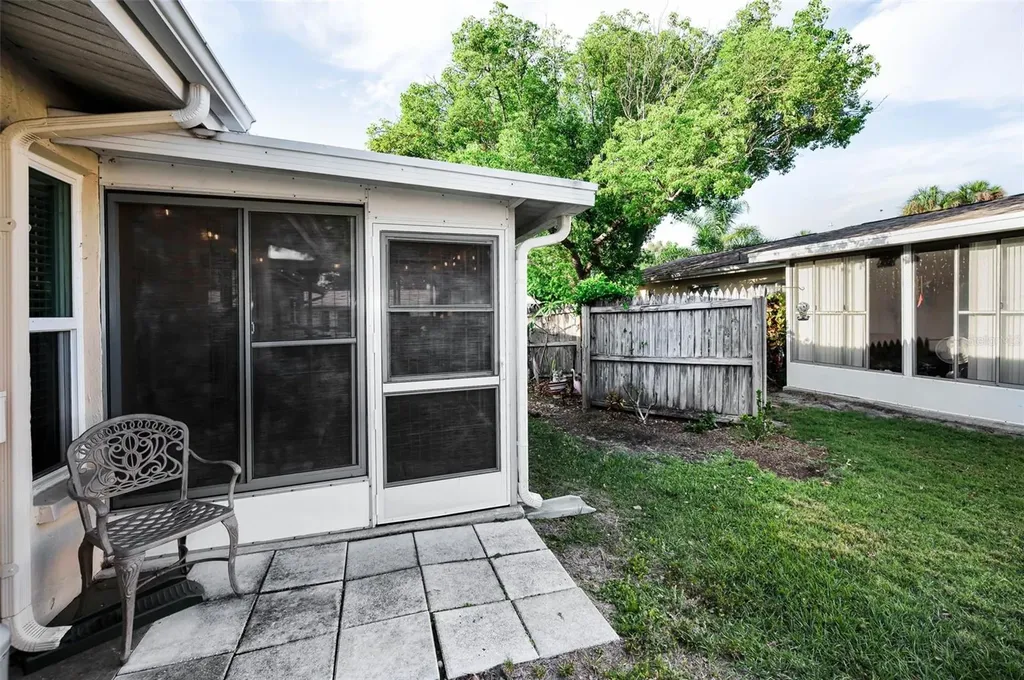 859 Oxford Court Dunedin FL 34698