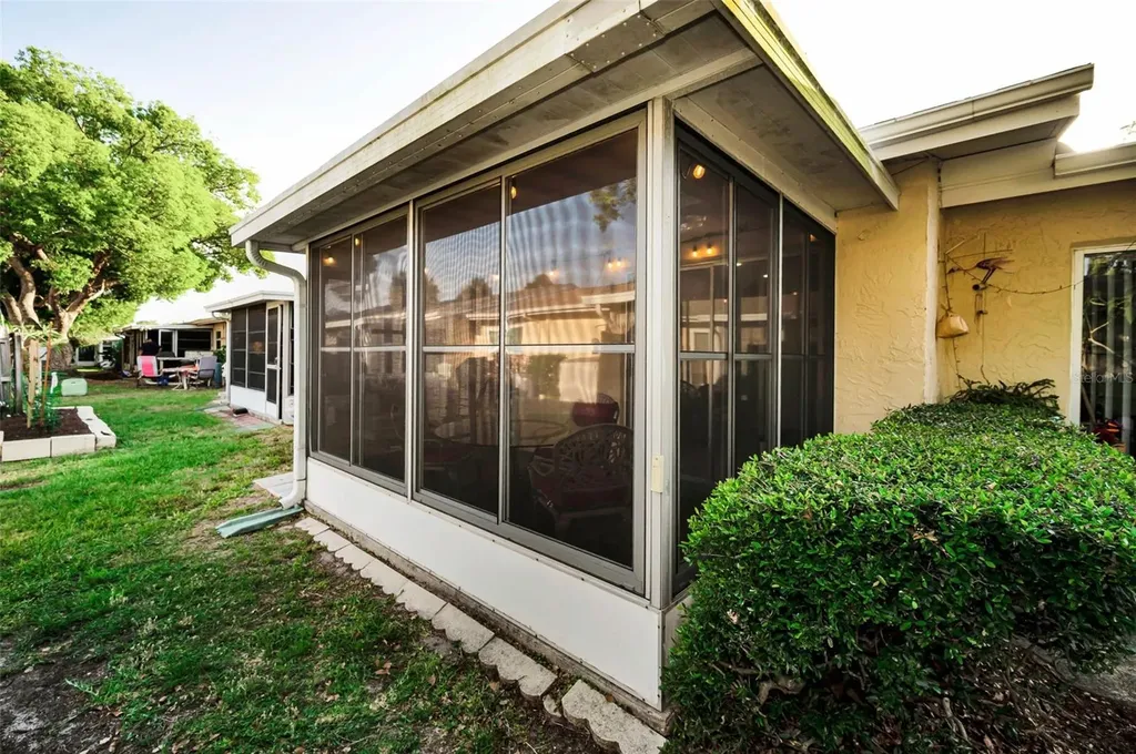 859 Oxford Court Dunedin FL 34698